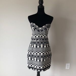 Myne Aztec print tube dress (6) NWT!